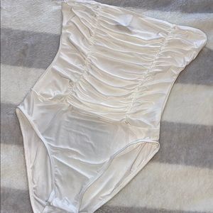 White Ruched Bodysuit🤍